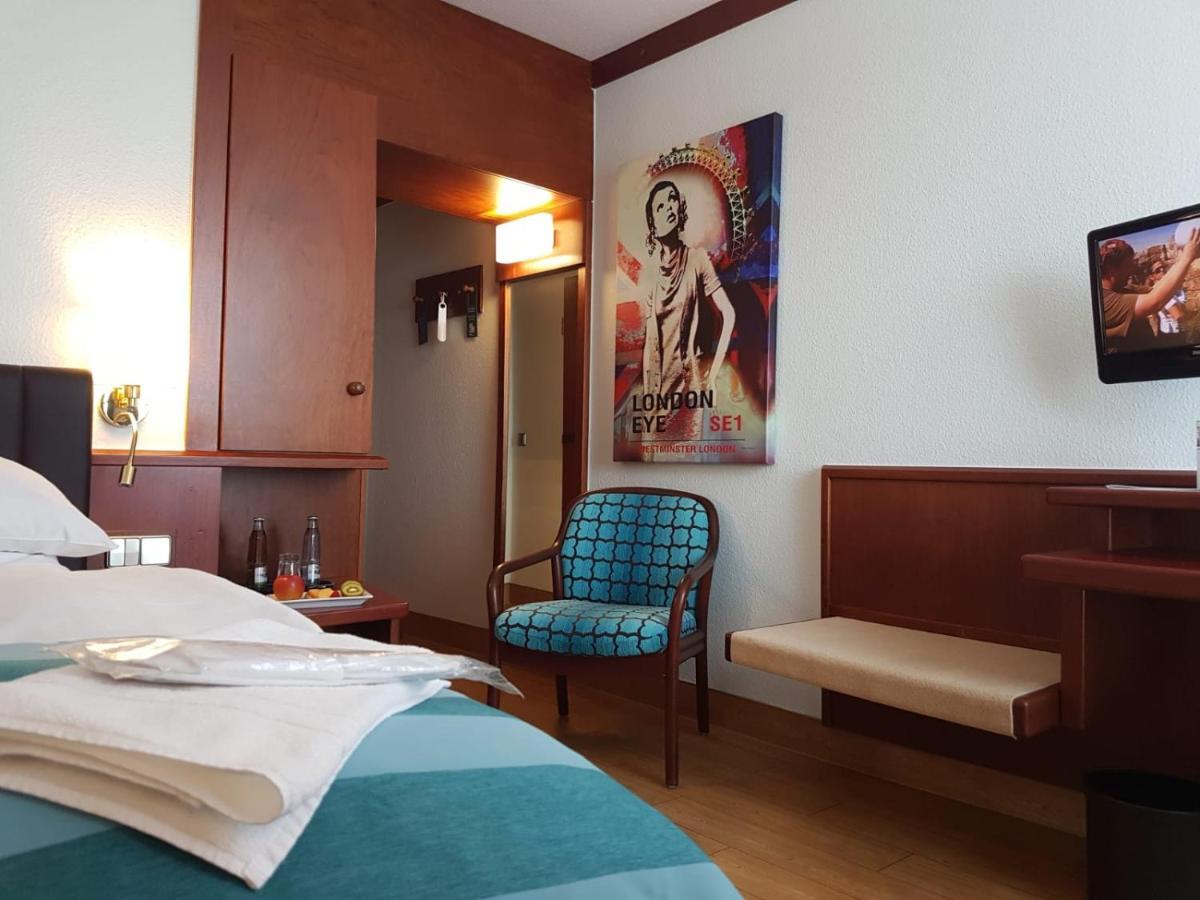 Leine Hotel Pattensen Extérieur photo