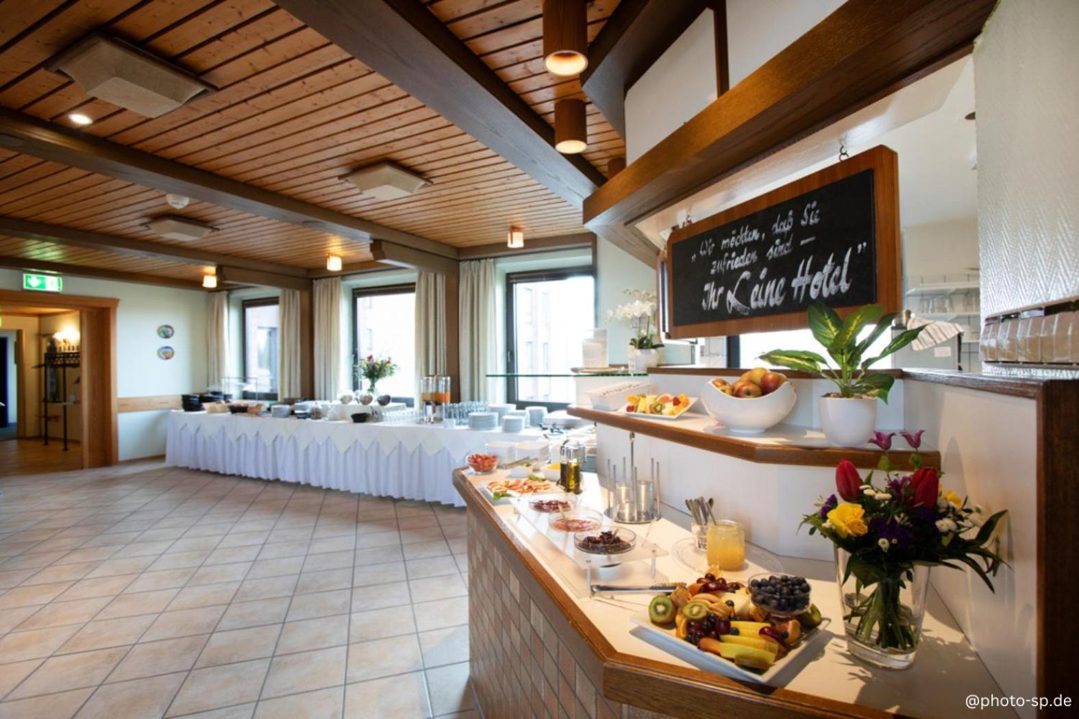 Leine Hotel Pattensen Extérieur photo
