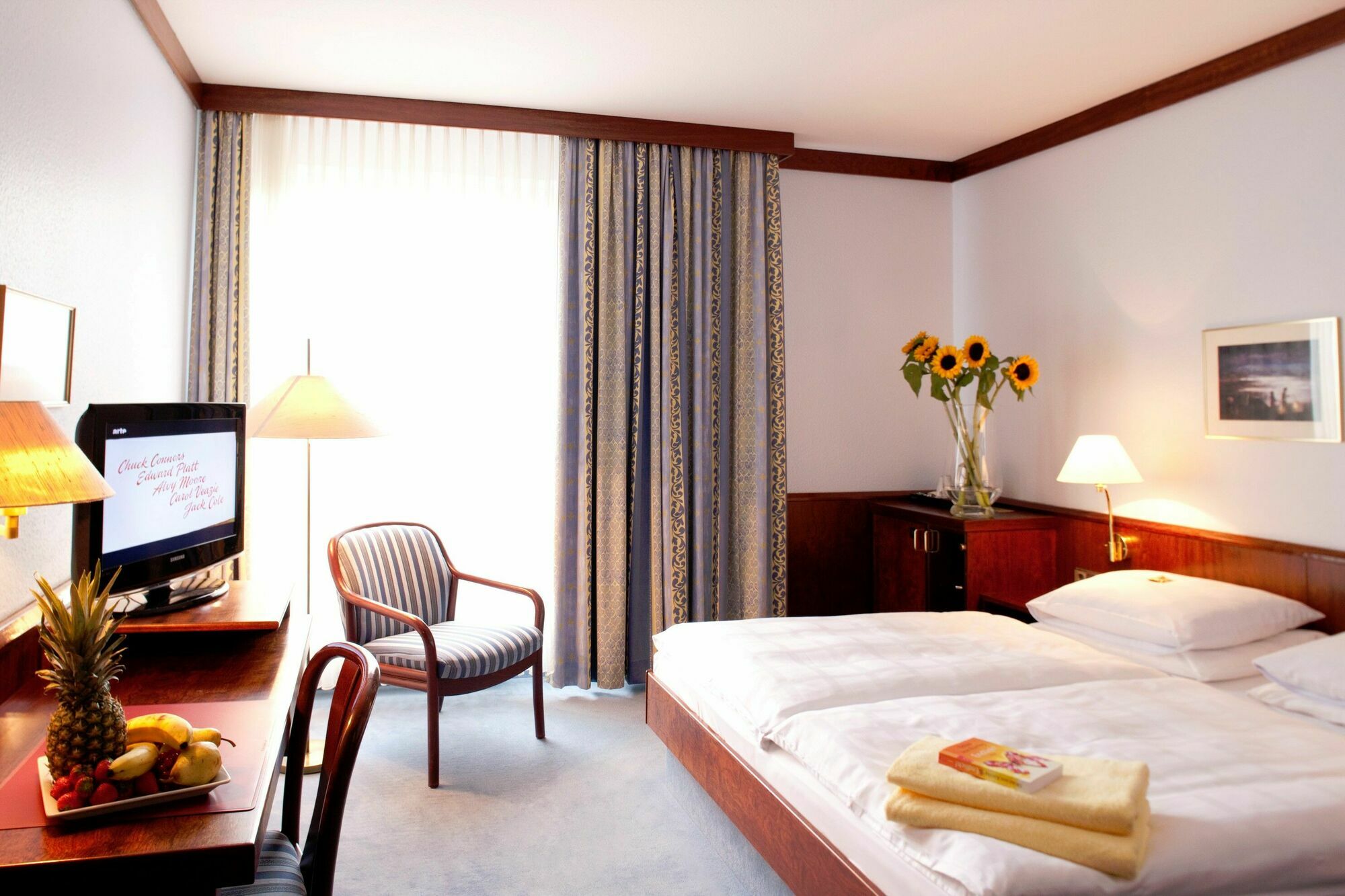 Leine Hotel Pattensen Extérieur photo